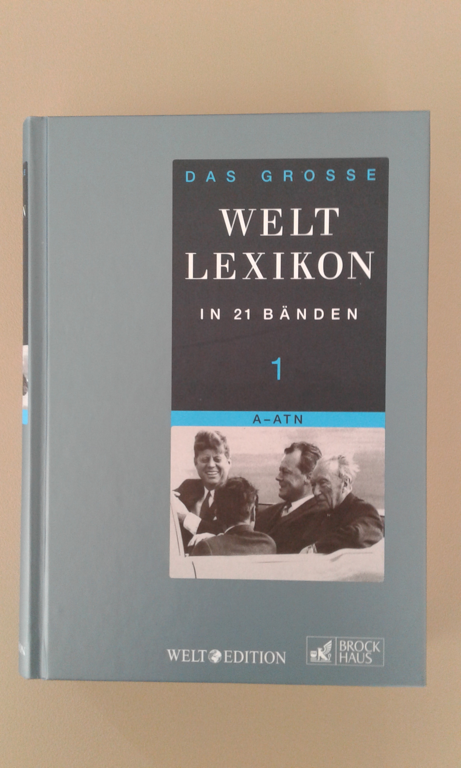 Das große Welt-Lexikon in 21 Bänden.